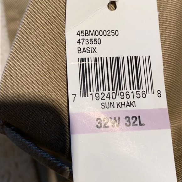 IZOD
Slim Fit Chino Flat Front Wrinkle-Free Pants - Picture 6 of 6